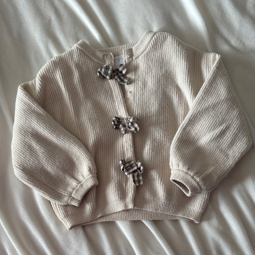 Zara Beige Ribbed Knit Sweater
